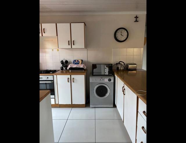 3 BEDROOM PROPERTY TO RENT IN BIRDSWOOD